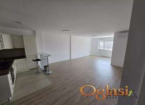 PROSTRAN POSLOVNI PROSTOR KOD SAJMA