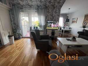 Lep trosoban stan na Petrovaradinu