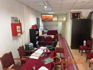 Odlican lokal u cenru!