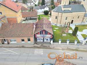 Kuća u centru Kamenice sa lokalom