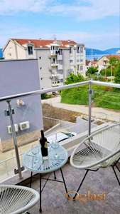 Dvosoban stan u Tivtu - bazen