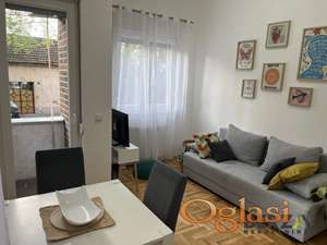  LEPO NAMEŠTEN JEDNOIPOSOBAN STAN NA GRBAVICI