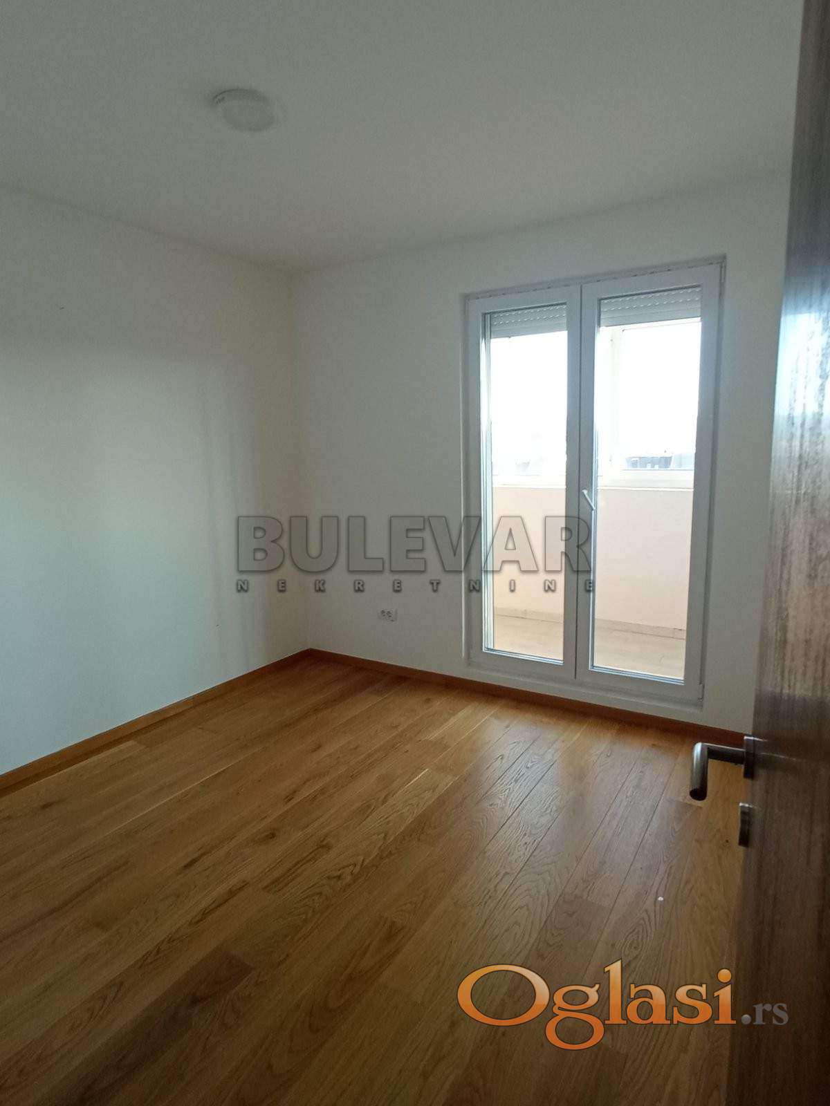 New three-room apartment with glazed terrace - 65 2, Erdoglija, Kragujevac — photo