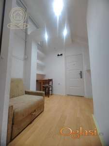 Izdavanje stanova Novi Sad – Jednosoban stan 33m² u potkrovlju, dvostrani pogled, 5. sprat