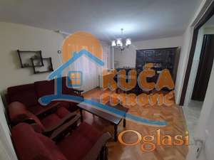 Izdaje se jedoiposoban stan u centru, prizemlje, grejanje na struju, 45m2