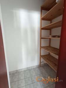IZDAJE SE TROSOBAN STAN NA ROTKVARIJI