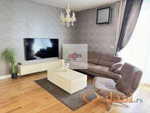 NAMEŠTEN ČETVOROSOBAN STAN SA parking MESTOM