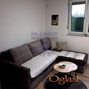 Izdaje se moderna garsonjera od 24 m² na Adicama, potpuno novo i kvalitetno nameštena, nikada useljavana