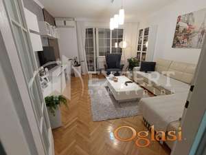 Izdaje se odličan dvoiposoban stan kod Crvenog Pevca, 68m2