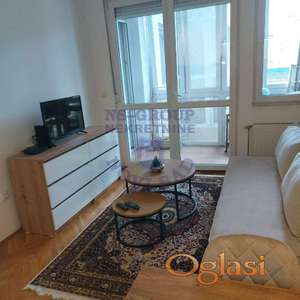 Polunamešten stan u neposrednoj blizini centra grada.