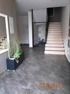 Trosoban stan na prodaju, Kula