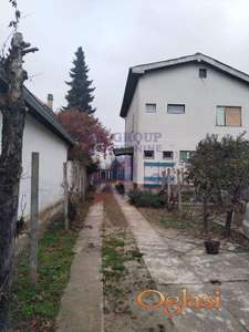 Fantastična uknjižena kuća sa placem