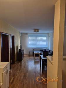 Jednoiposoban NOV stan u centru