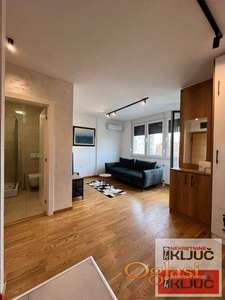SOMBORSKI BULEVAR, 27m2, Garsonjera, Nameštena