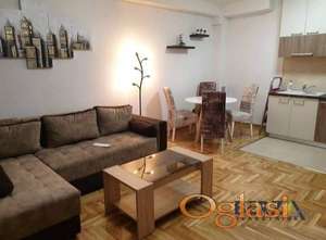  ODLIČAN JEDNOIPOSOBAN STAN SA GARAŽOM - NADOMAK FUTOŠKE PIJACE