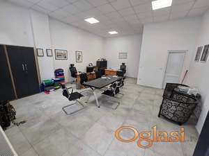 POSLOVNI PROSTOR  SA DVA PARKING MESTA U CENTRU GRADA  NOVOGRADNJA