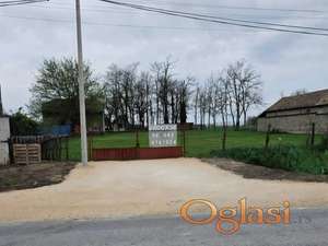 Zemljište Čenej preko puta Crkve