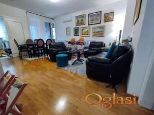 Trosoban stan na odličnoj lokaciji