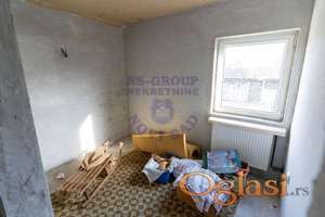 dve kuće na placu !