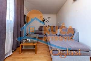 Na prodaju – moderan i  namešten dvosoban stan u Medoševcu (66 m²)