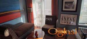 Crveni Krst, novogradnja, namešten