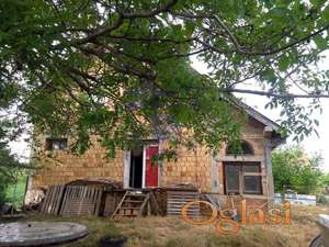 Slankamen kuća spratna 285m2!