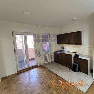 Izdaje se petfriendly, nenamešten dvosoban stan na Novoj Detelinari.