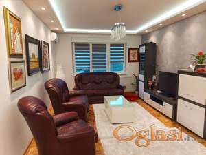 Predstavljamo Vam sjajan jednoiposoban stan u centru grada.