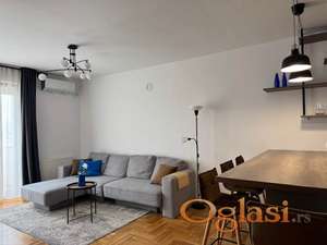 Izdaje se komforan, moderno opremljen četvorosoban stan – Bulevar Patrijarha Pavla