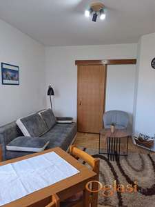 Odličan dvosoban stan od 05.aprila