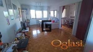 Prostran stan 101 m² u centru Žarkova – mogućnost preuređenja i podelе ID#1754