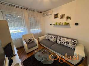 Jednoiposoban stan na Grbavici ! Braće Ribnikar