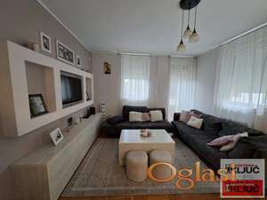 SOMBORSKI BULEVAR, 59m2, Trosoban, Namešten