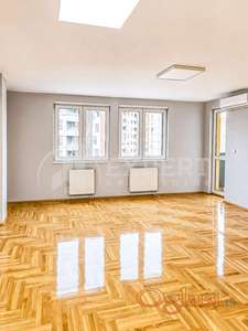 Izdaje se trosoban stan na Bulevaru Nemanjića, kod Zone 3, 88m2!