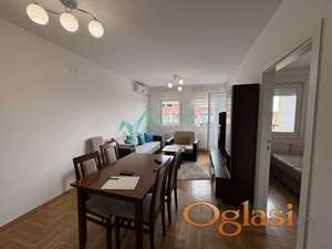 Kompletno namešten stan, odlična lokacija, niski troškovi!