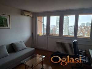 Za izdavanje odličan 2.5 stan kod Starog Merkatora