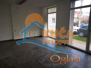 Poslovni prostor - ulični lokal, centar  Bele Palanke, 36 m2