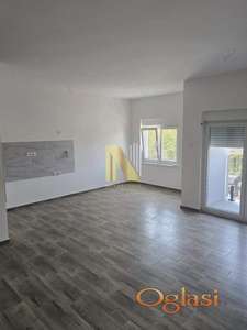 TROIPOSOBAN NOV UKNJIŽEN - VIDOVDANSKO NASELJE