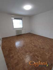 PROSTRAN DVOSOBAN STAN KOD LIMANSKOG PARKA