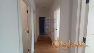 Petosoban stan na Bulevaru Patrijarha Pavla 187m2