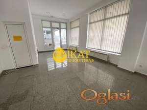 Zvezdara, Crveni Krst lokal 35m2 sa izlogom ID#5044