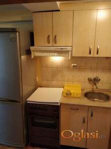 Garsonjera, Zemun Polje