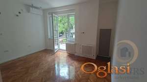 <p>RENOVIRAN JEDNOIPOSOBAN STAN KOD IZVRŠNOG VEĆA POGODAN ZA POSAO, CENTAR