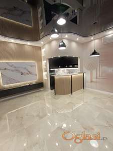 RENOVIRAN POSLOVNI PROSTOR