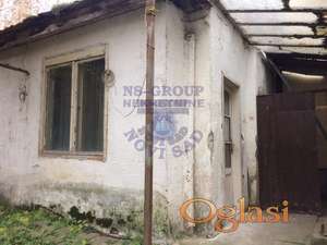 Dvorišni stan za kompletno ulaganje na Grbavici