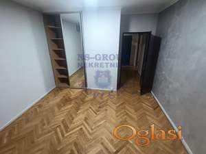 Trosoban stan od 103m2 na Bulevaru