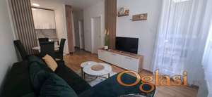 NS Skver-jednoiposoban namešten stan 40m2-400e