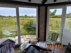 Kuća i hala u Karlovčiću