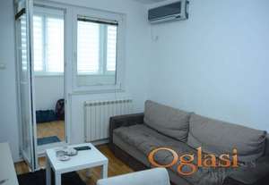 Izdaje se stan na odličnoj lokaciji ID#1665