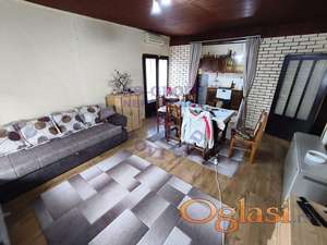 U ponudi je izuzetno očuvana i funkcionalna prizemna kuća